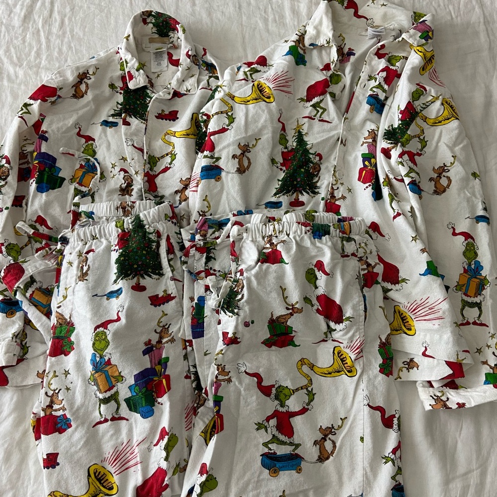 Pottery Barn Grinch X-mas pjs